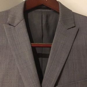 Gorgeous light grey suit Kenneth Cole